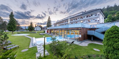 Wellnessurlaub - Pools: Außenpool beheizt - Radstadt - Hotel Grimmingblick