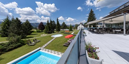 Wellnessurlaub - Parkplatz: kostenlos beim Hotel - Windischgarsten - Pool - Hotel Grimmingblick