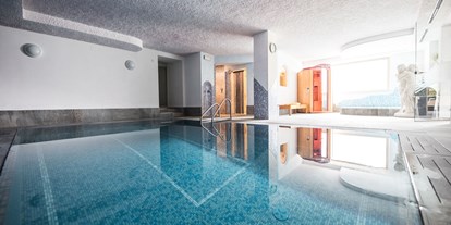 Wellnessurlaub - Finnische Sauna - Kastelbell/Tschars - Hallenbad mit Gegenstrom-Anlage  - Hotel Burgaunerhof