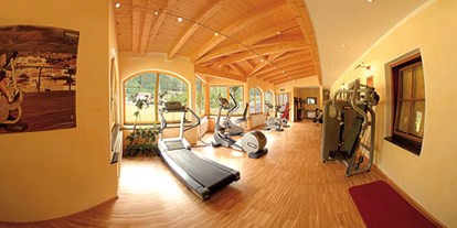 Wellnessurlaub - Umgebungsschwerpunkt: Berg - Tux - Fitnessraum - Ferienhotel Sonnenhof****S