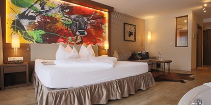 Wellnessurlaub - Hotel-Schwerpunkt: Wellness & Skifahren - Ladis - Alpin Style Zimmer - Romantik & Spa Alpen-Herz