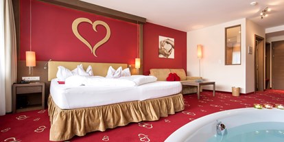 Wellnessurlaub - Hotel-Schwerpunkt: Wellness & Skifahren - Zams - Herz Zimmer - Romantik & Spa Alpen-Herz
