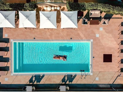 Wellnessurlaub - Pools: Außenpool beheizt - Rimini - You & Me Beach Hotel