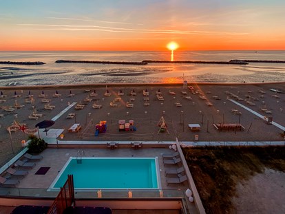 Wellnessurlaub - Umgebungsschwerpunkt: Stadt - Emilia Romagna - You & Me Beach Hotel