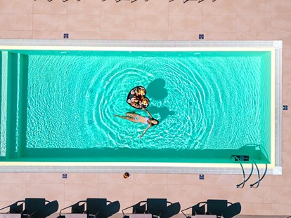 Wellnessurlaub - Pools: Infinity Pool - Forli-Cesena - You & Me Beach Hotel