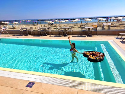 Wellnessurlaub - Umgebungsschwerpunkt: Meer - Emilia Romagna - You & Me Beach Hotel