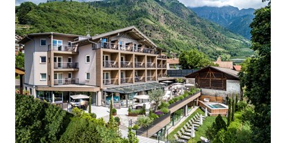 Wellnessurlaub - Whirlpool am Zimmer - St. Martin (Trentino-Südtirol) - Hotel das stachelburg, zentral in Partschins  - Hotel das stachelburg