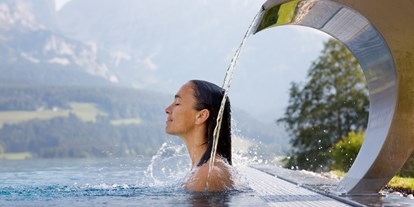 Wellnessurlaub - Pools: Infinity Pool - Kössen - Hotel DER BÄR