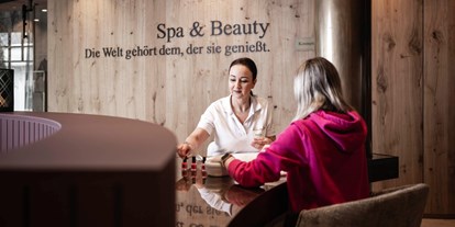 Wellnessurlaub - Lymphdrainagen Massage - Berchtesgaden - Spa & Beauty - Wohlfühlresort Peternhof 