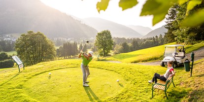 Wellnessurlaub - Rücken-Nacken-Massage - Presseggersee - Golfen in der Golfarena Bad Kleinkirchheim - Hotel GUT Trattlerhof & Chalets****