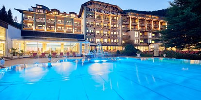 Wellnessurlaub - Hotelbar - Hermagor - DAS RONACHER Therme & Spa Resort *****
