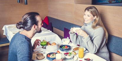 Wellnessurlaub - Preisniveau: gehoben - Fuschl am See - reichhaltiges Frühstück - Design & Wellness Hotel Alpenhof