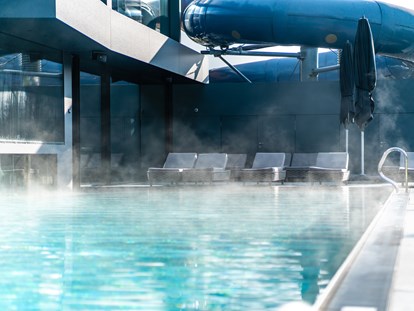 Wellnessurlaub - Gesichtsmassage - Bad Hofgastein - Sport Outdoor Pool - Good Life Resort Riederalm