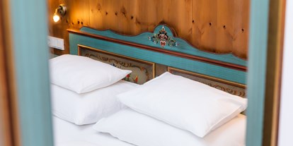 Wellnessurlaub - Ayurveda Massage - Grassau (Landkreis Traunstein) - Zimmer Stil "Tradition" - Gartenhotel Theresia****S - das "grüne", authentische Hotel.