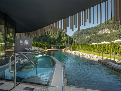 Wellnessurlaub - Lymphdrainagen Massage - Wagrain - Alpin Life Resort Lürzerhof