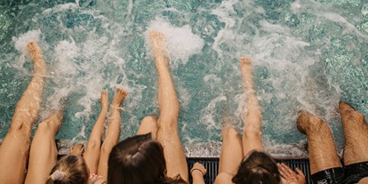 Wellnessurlaub - Aromamassage - Bad Aussee - Familienspaß in unserem Pool - Hotel …mein Neubergerhof****