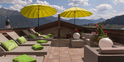 Wellnessurlaub - Schwangerenmassage - Berwang - Rooftop Relax Lounge - mein romantisches Hotel Garni Toalstock