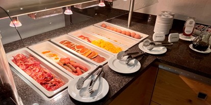 Wellnessurlaub - Hunde: erlaubt - Oetz - Frühstücksbuffet - mein romantisches Hotel Garni Toalstock