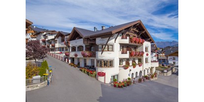 Wellnessurlaub - Bettgrößen: King Size Bett - Tiroler Oberland - mein romantisches Hotel-Garni Toalstock - Außenansicht - mein romantisches Hotel Garni Toalstock