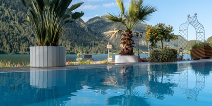Wellnessurlaub - Umgebungsschwerpunkt: See - Bad Bayersoien - Außenpool - Hotel Via Salina