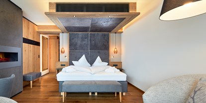 Wellnessurlaub - Hotel-Schwerpunkt: Wellness & Skifahren - Kitzbühel - Bestehendes trifft auf Neues. Die Tradition lebt in den stillen Materialien. Der Stil ist schlicht, elegant und modern. So sind die Zimmer und Suiten im wöscherhof. - Hotel Wöscherhof