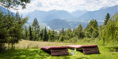 Wellnessurlaub - Umgebungsschwerpunkt: am Land - Seefeld in Tirol - Liegewiese & Panoramagarten Alpenwelt SPA - Inntalerhof - DAS Panoramahotel