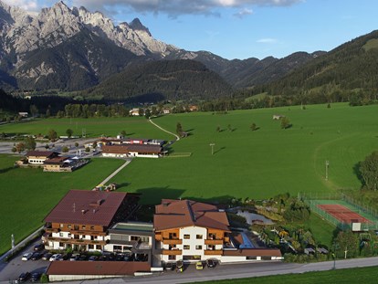 Wellnessurlaub - Pools: Außenpool beheizt - Kirchberg in Tirol - Wellness & Familienhotel Kitzspitz