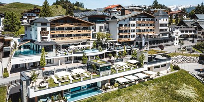 Wellnessurlaub - Lymphdrainagen Massage - Tiroler Oberland - Wellness Hotel Cervosa*****