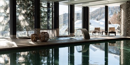 Wellnessurlaub - Wellness mit Kindern - Graubünden - Spa Innenpool - Carlton Hotel