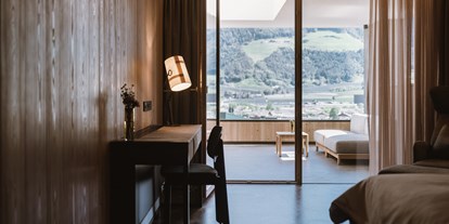Wellnessurlaub - Whirlpool am Zimmer - Tirol bei Meran - Lindenhof Pure Luxury & Spa DolceVita Resort