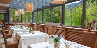 Wellnessurlaub - Hotel-Schwerpunkt: Wellness & Wandern - Eisacktal - Wintergarten - Speisesaal - Naturhotel Rainer