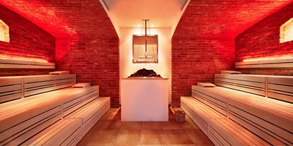 Wellnessurlaub - Ayurveda Massage - Commezzadura Val di Sole - Preidlhof Luxury DolceVita Resort