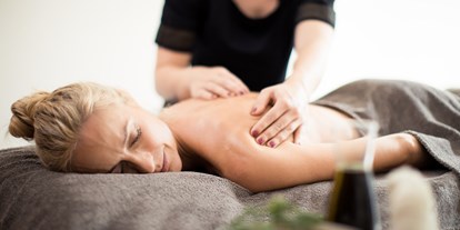 Wellnessurlaub - Lymphdrainagen Massage - Partschins (Meran) - Quellenhof Luxury Resort Passeier