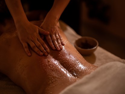 Wellnessurlaub - Ayurveda Massage - Prad am Stilfserjoch - Peeling - Sonnen Resort