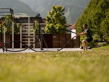 Wellnessurlaub - Gesichtsbehandlungen - Commezzadura Val di Sole - Calisthenics Park - Sonnen Resort
