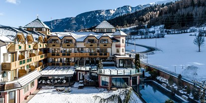 Wellnessurlaub - Wirbelsäulenmassage - Taufers im Münstertal - Hotel Winter - TEVINI - Dolomites Charming Hotel