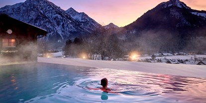 Wellnessurlaub - Pools: Infinity Pool - Nesselwängle - Ganzjährig beheizter Außenpool - Hotel Prinz-Luitpold-Bad