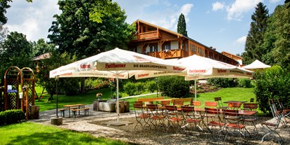 Wellnessurlaub - Biosauna - Ortenburg - kleiner Biergarten direkt am Kräutergarten - Hotel Quellenhof