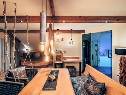 Wellnessurlaub - Shiatsu Massage - Cham (Cham) - Suite "Holz" mit eigenem privaten Wellnessbereich - Hotel Zum Kramerwirt