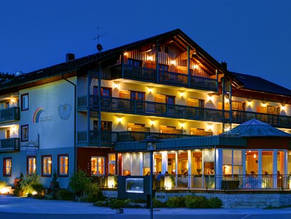 Wellnessurlaub - Gesichtsmassage - Ostbayern - Hotelansicht  - Hotel Zum Kramerwirt