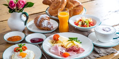 Wellnessurlaub - Umgebungsschwerpunkt: See - Ampflwang - Genuss-Frühstück - Romantik Spa Hotel Elixhauser Wirt