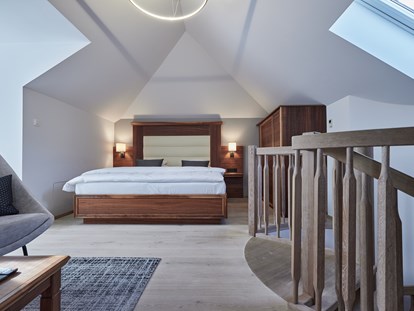 Wellnessurlaub - Umgebungsschwerpunkt: Berg - Kössen - Beispiele unserer Ausstattung der Schlafzimmer im Dachgeschoss. - Hotel EDELWEISS Berchtesgaden
