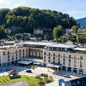 Wellnessurlaub: Hotel EDELWEISS-Außenansicht mit schönem Blick auf die Berge. - Hotel EDELWEISS Berchtesgaden