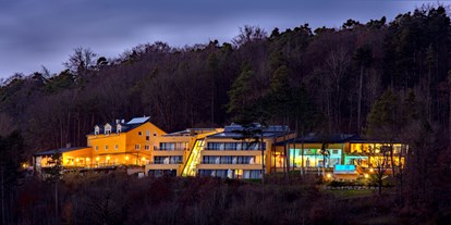 Wellnessurlaub - Kräuterbad - Bayern - Außenansicht - Wellnesshotel Schönblick - Wellnesshotel Schönblick