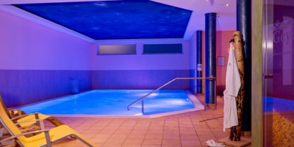 Wellnessurlaub - Pools: Innenpool - Oberbayern - Wellnessbereich/ Pool - Landhotel Geyer