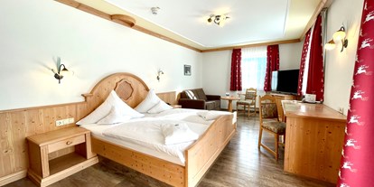 Wellnessurlaub - Hotel-Schwerpunkt: Wellness & Natur - Grassau (Landkreis Traunstein) - Doppelzimmer Bischofswiesen - Naturhotel Reissenlehen