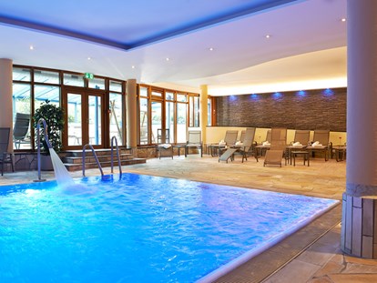 Wellnessurlaub - Pools: Außenpool beheizt - Franken - Schwimmbad im VITUS SPA - Best Western Plus Kurhotel an der Obermaintherme