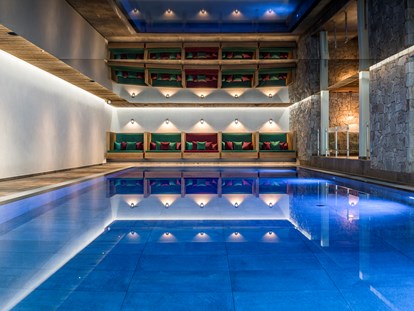 Wellnessurlaub - Pools: Innenpool - Alpbach - Indoorpool mit 18 Metern Länge - Gut Steinbach Hotel und Chalets