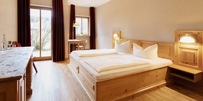 Wellnessurlaub - Hot Stone - Sankt Englmar - Zimmer Standard - Hotel Ahornhof