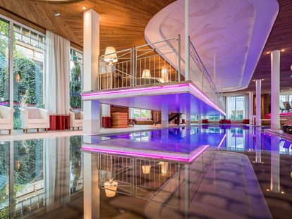 Wellnessurlaub - Pools: Infinity Pool - Relax Wasserwelt - Alpenresort Schwarz